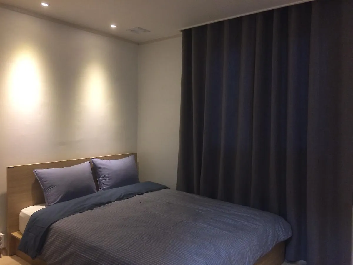 Wood House Hotel Busan