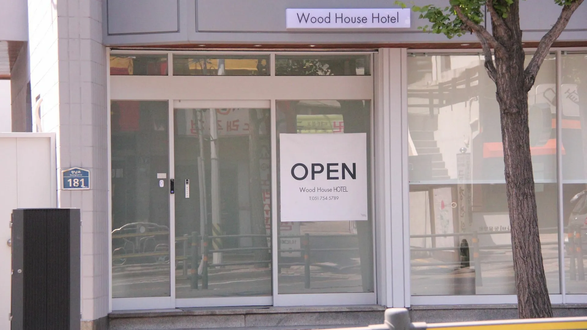 Wood House Hotel Busan