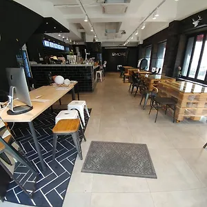 2* Hostel Sum Nampo Garosugil